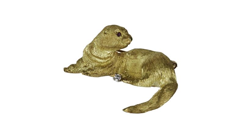 2-20220930_Betty White otter brooch.jpg